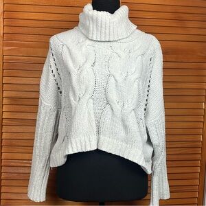 moon & madison Ivory Grey Cable Knit Turtleneck Sweater